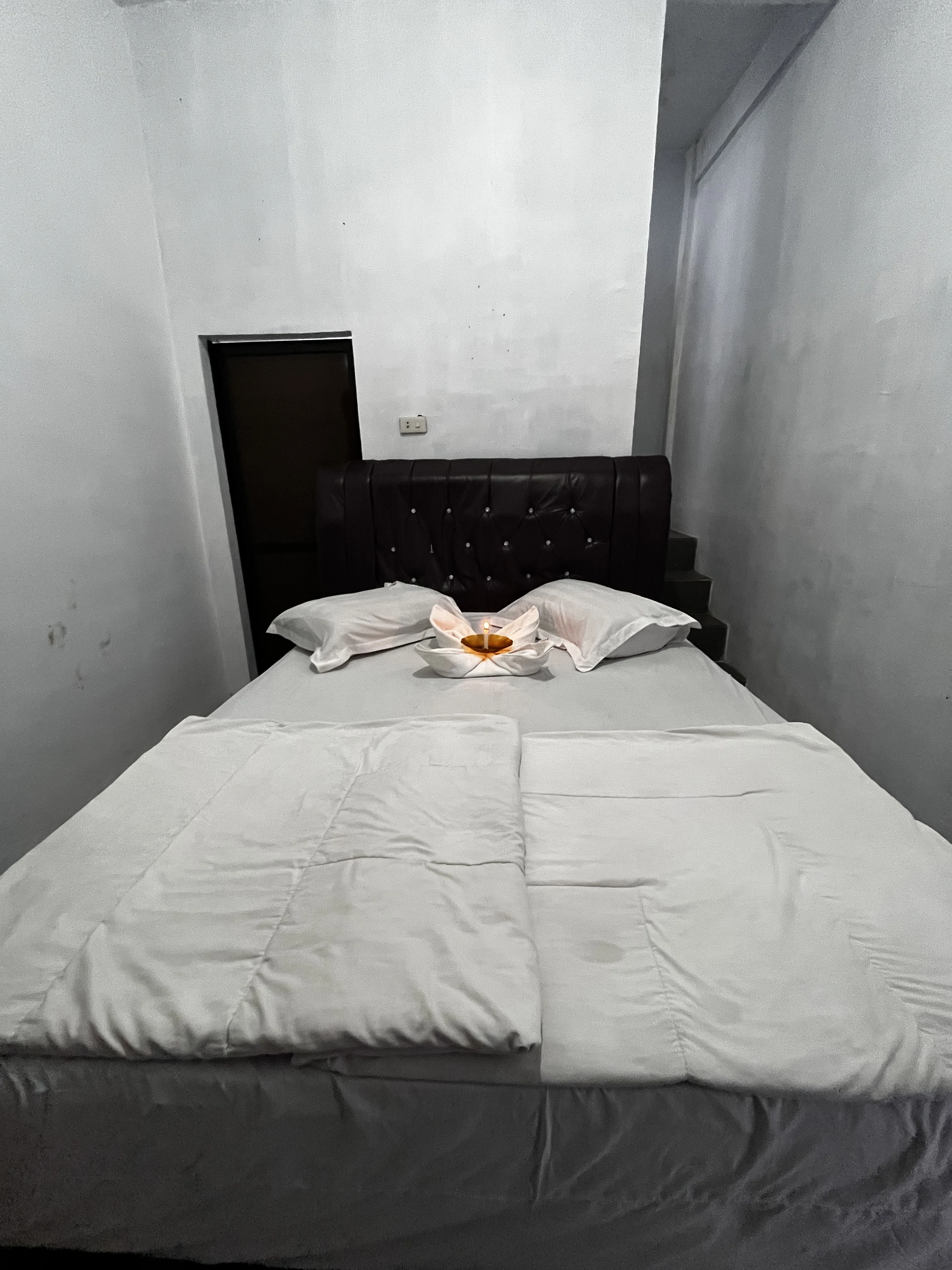 Connecting Room